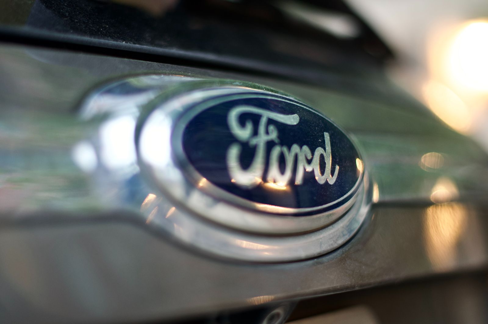 Ford shares skid despite a bullish 2022 outlook