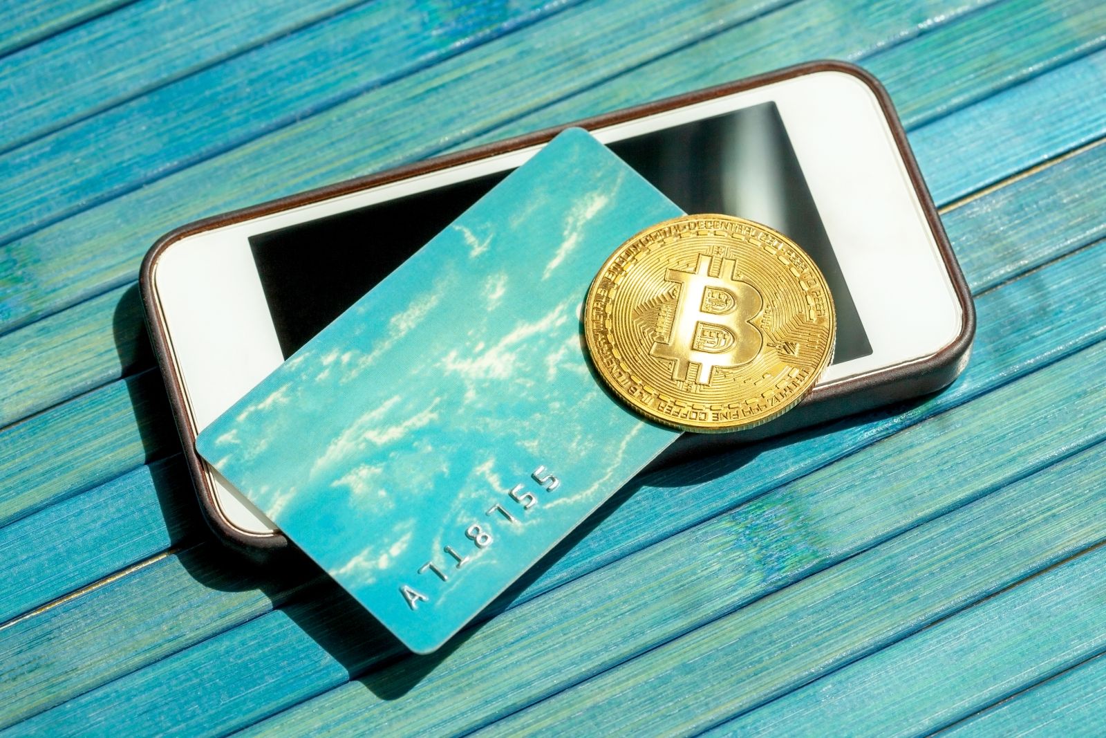 Buy gift cards with crypto by tomeqs via Shutterstock