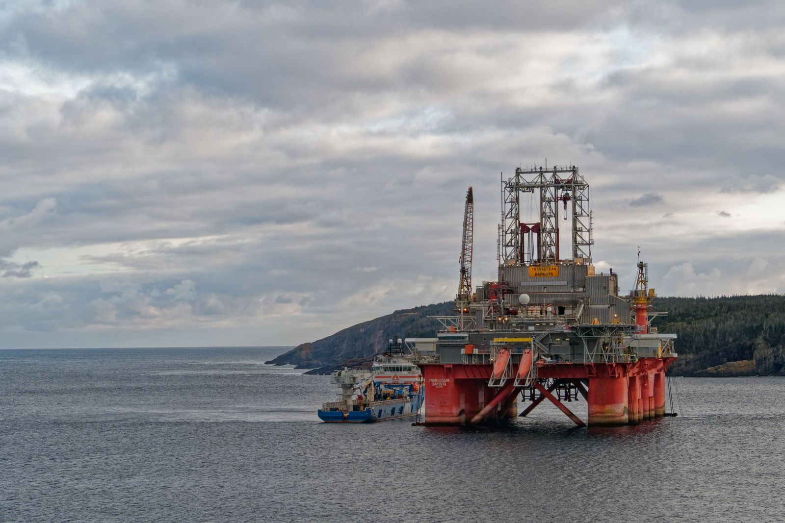 Oil - Offshore oil platform in ocean by Wirestock via iStock
