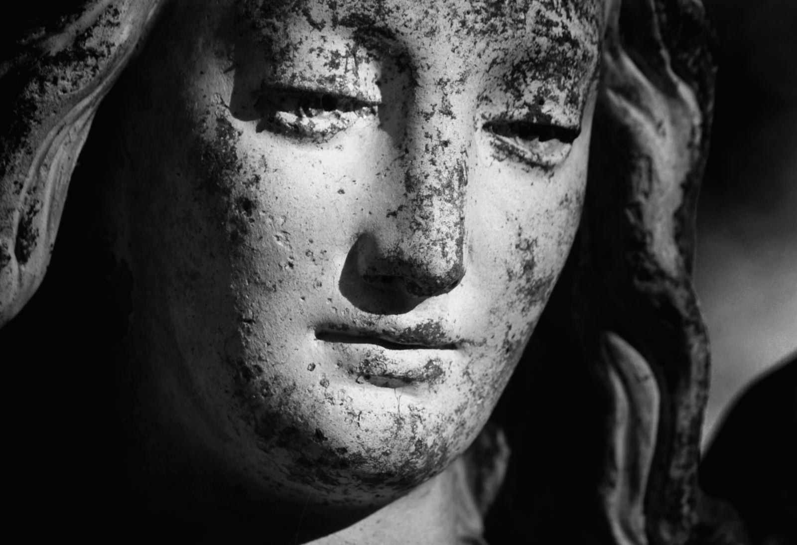 A close-up shot of a statue of Cassandra by Zwiebackesser via Shutterstock
