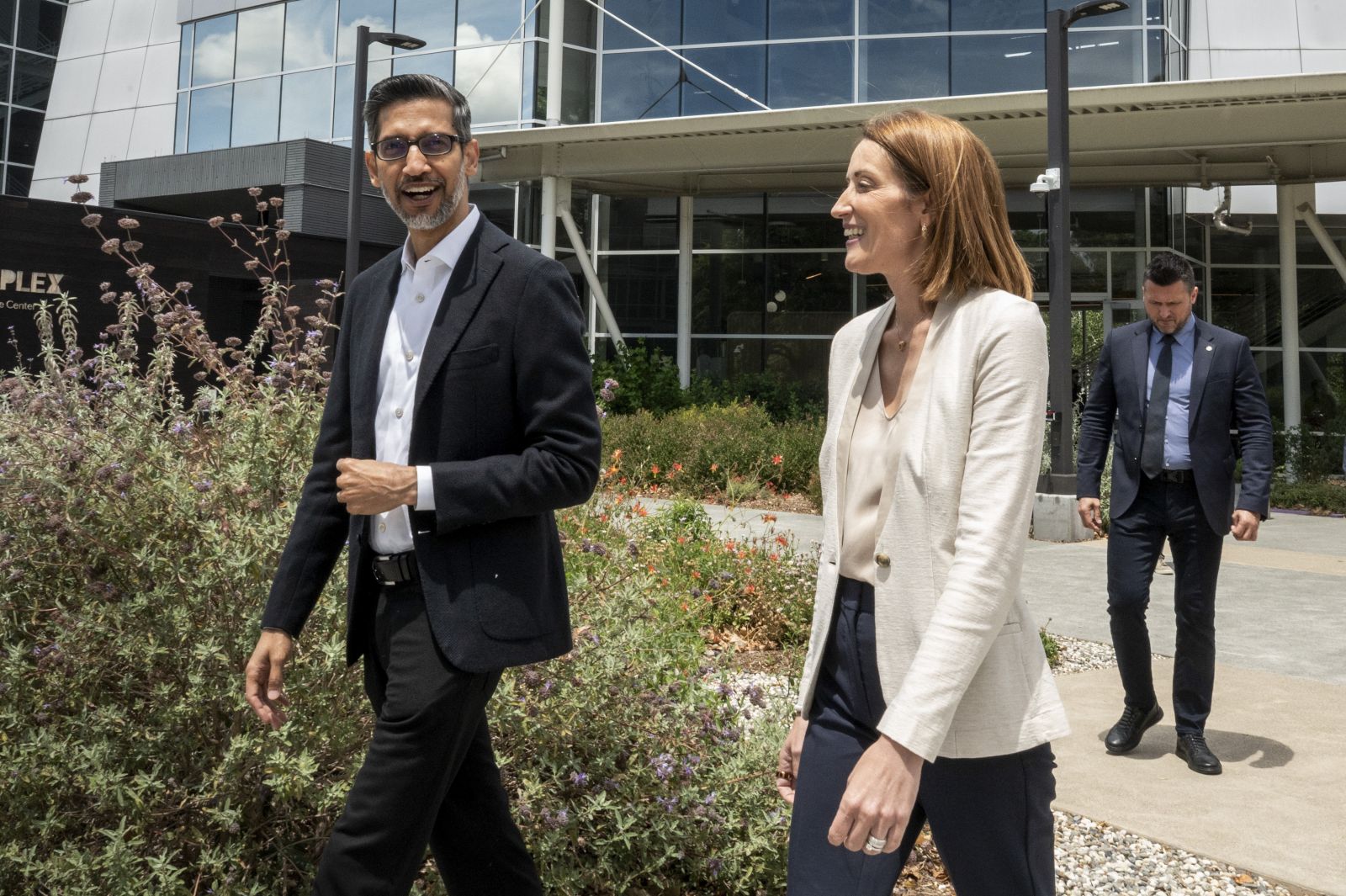 Google Lost About $186 Billion After 4 of Its Top AI Researchers Left, but Sundar Pichai Says Google Will Be ‘A Founding Investor’ Anyway