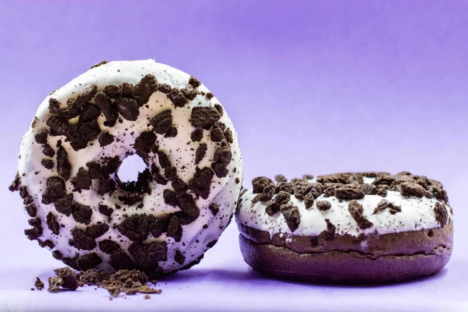 Donut munchies by Alice Pasqual via Unsplash
