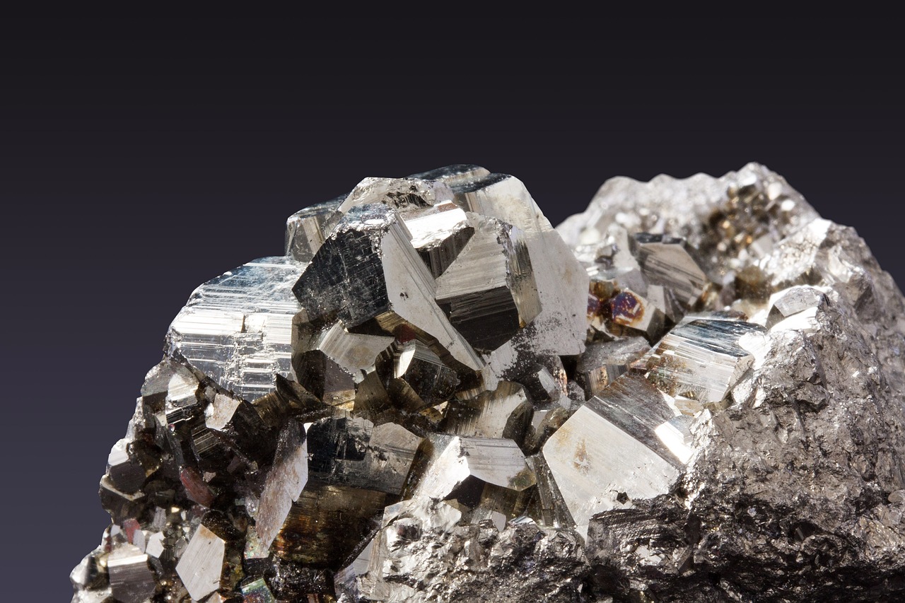 Iron & Steel - Mineral pyrite for iron production by Stefan Schweihofer via Pixabay