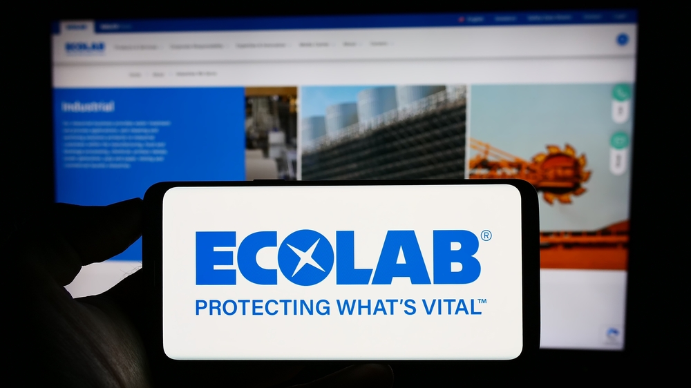 Basic Materials - Ecolab, Inc_ phone and laptop -by T_Schneider via Shutterstock