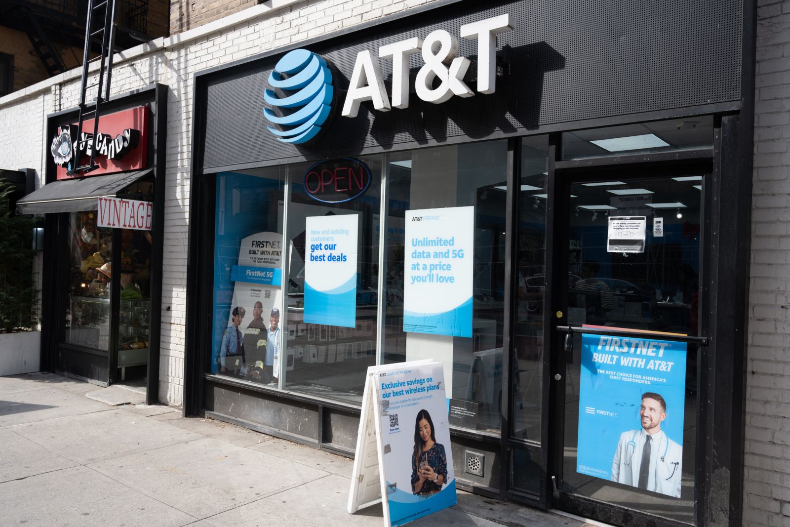 Communication Services - AT&T, Inc_ storefront by- Anne Czichos via iStock