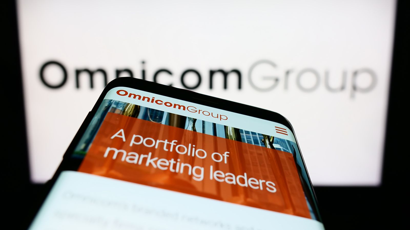 Do Wall Street Analysts Like Omnicom Group Stock?
