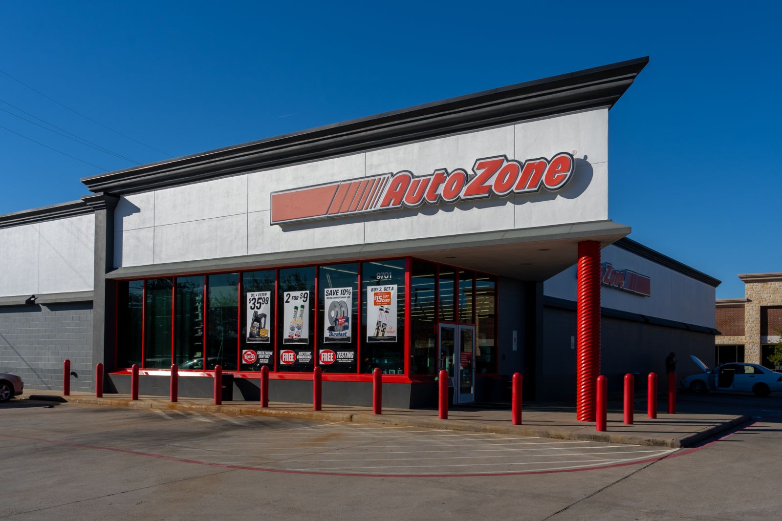 Autozone Inc_ storefront by- JHVEPhoto via iStock