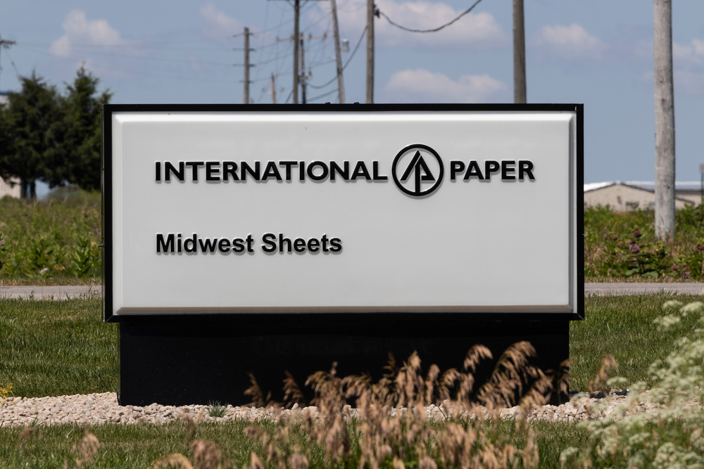 Consumer Cyclical (names I - Z) - International Paper Co_ sign by- Jonathan Weiss via Shutterstock