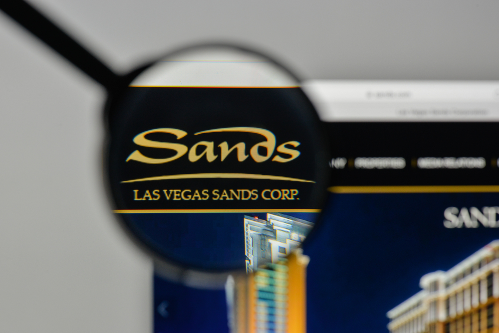 Consumer Cyclical (names I - Z) - Las Vegas Sands Corp website by- Casimiro PT via Shutterstock