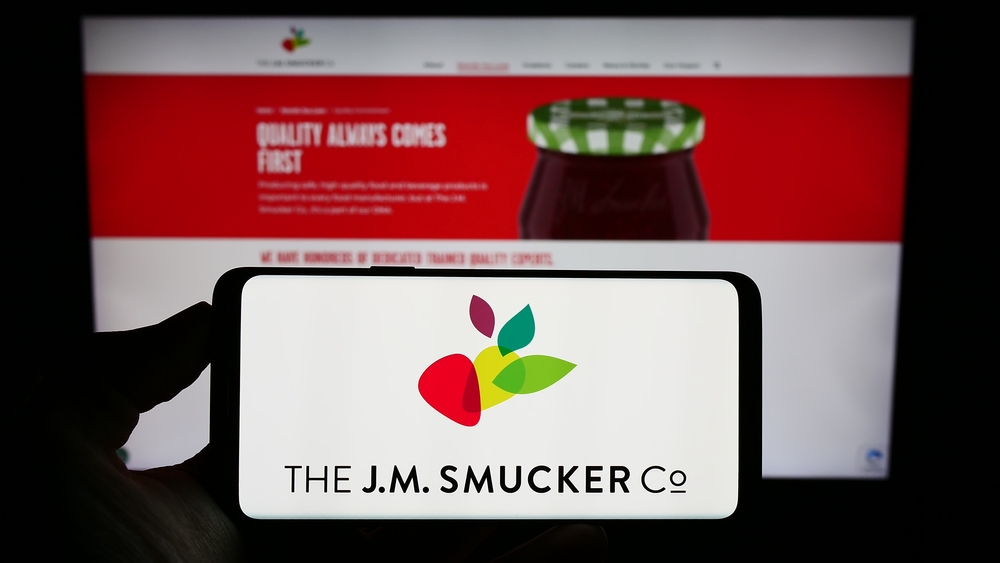 J_M_ Smucker Co_ logo and website -by T_Schneider via Shutterstock