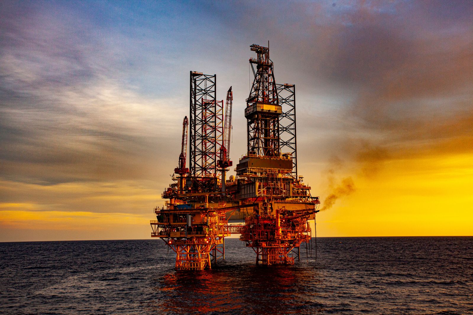 How Is Expand Energy’s Stock Performance Compared to Other Energy Stocks?
