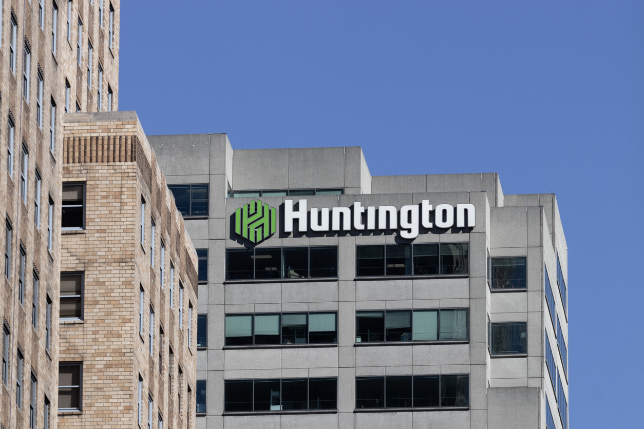 Financial (names A - I) - Huntington Bancshares, Inc_ bank branch-by jetcityimage via iStock