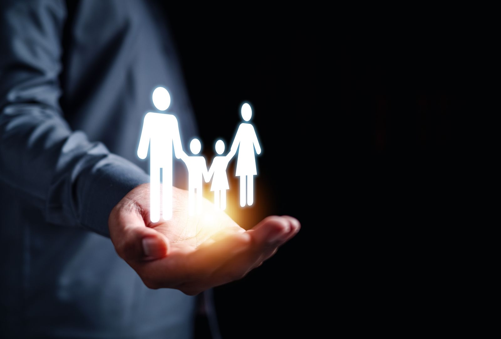 Assurant Stock: Is AIZ Outperforming the Financial Sector?