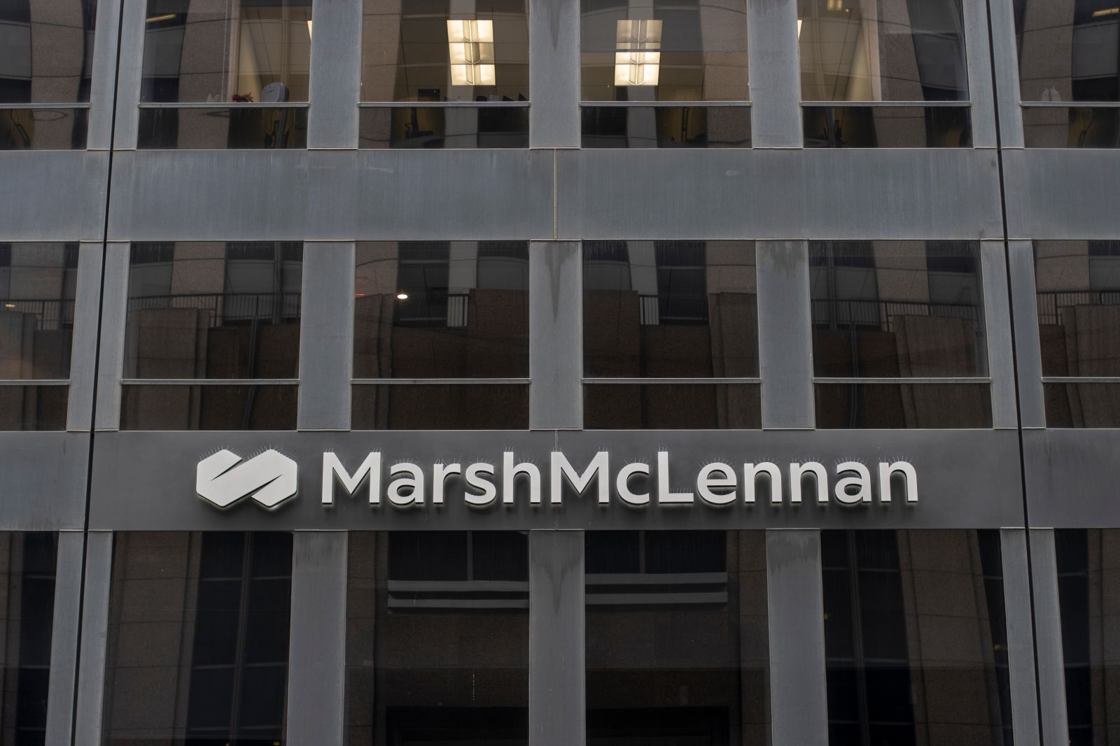 Marsh & McLennan Stock: Is Wall Street Bullish or Bearish?