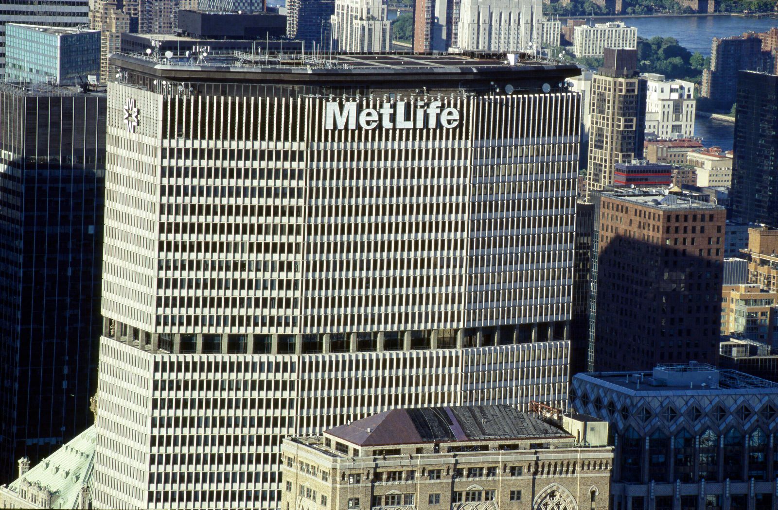 MetLife Stock: Analyst Estimates & Ratings