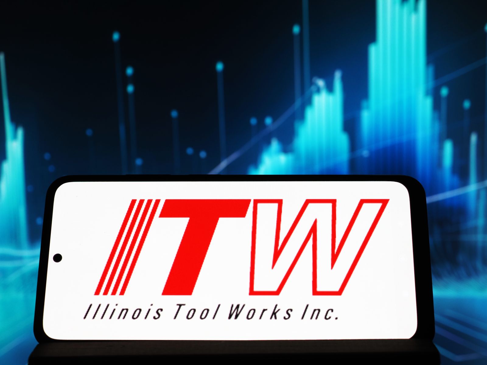 Illinois Tool Works Inc_ (ITW) logo seen displayed on a smartphone_By Игорь Головнёв