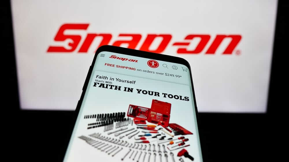 Snap-on, Inc_ logo and website-by T_Schneider via Shutterstock