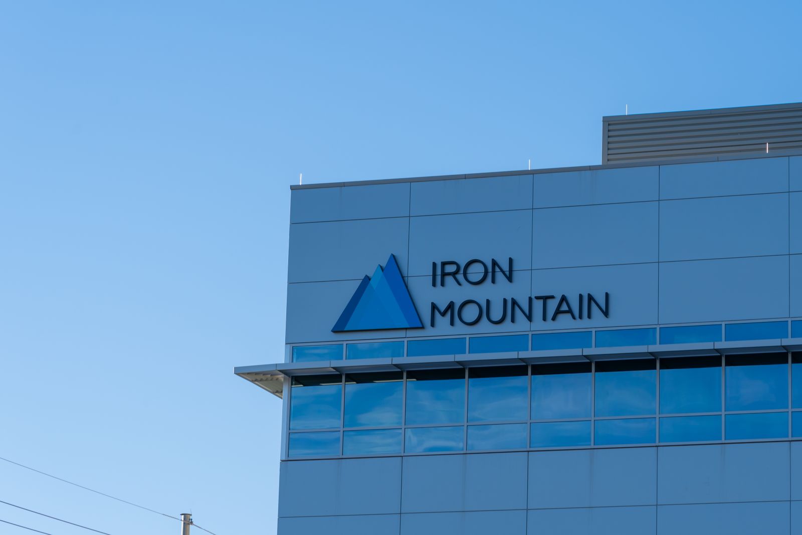 Iron Mountain office in Phoenix, AZ, USA By JHVEPhoto