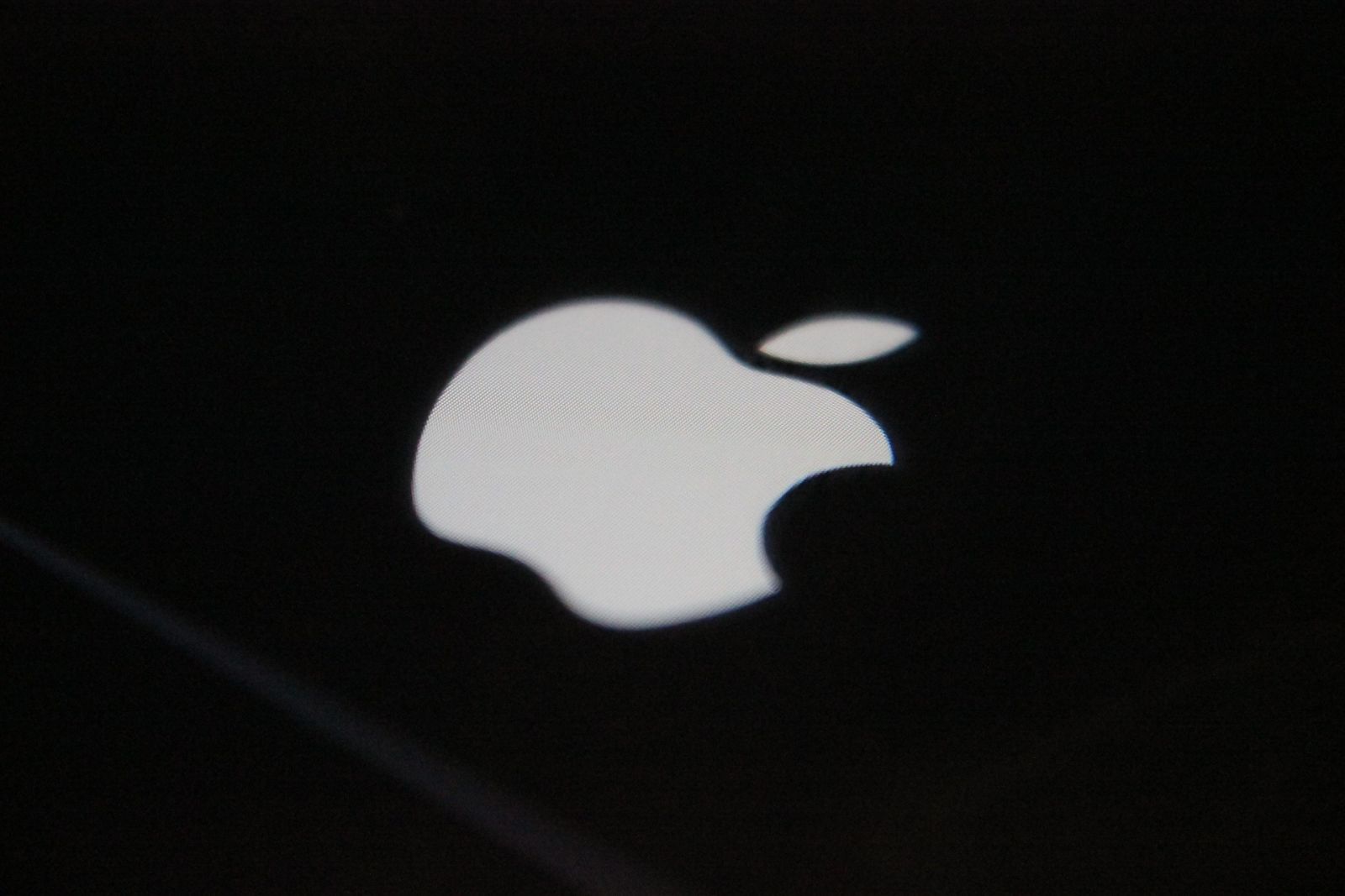 Technology (names A - I) - Apple logo - by Pexels via Pixabay