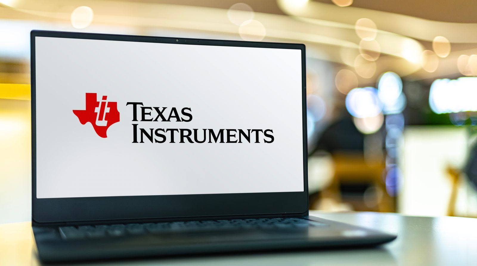 Texas Instruments Generates Strong Free Cash Flow - But TXN Stock Looks Cheap to Value Buyers