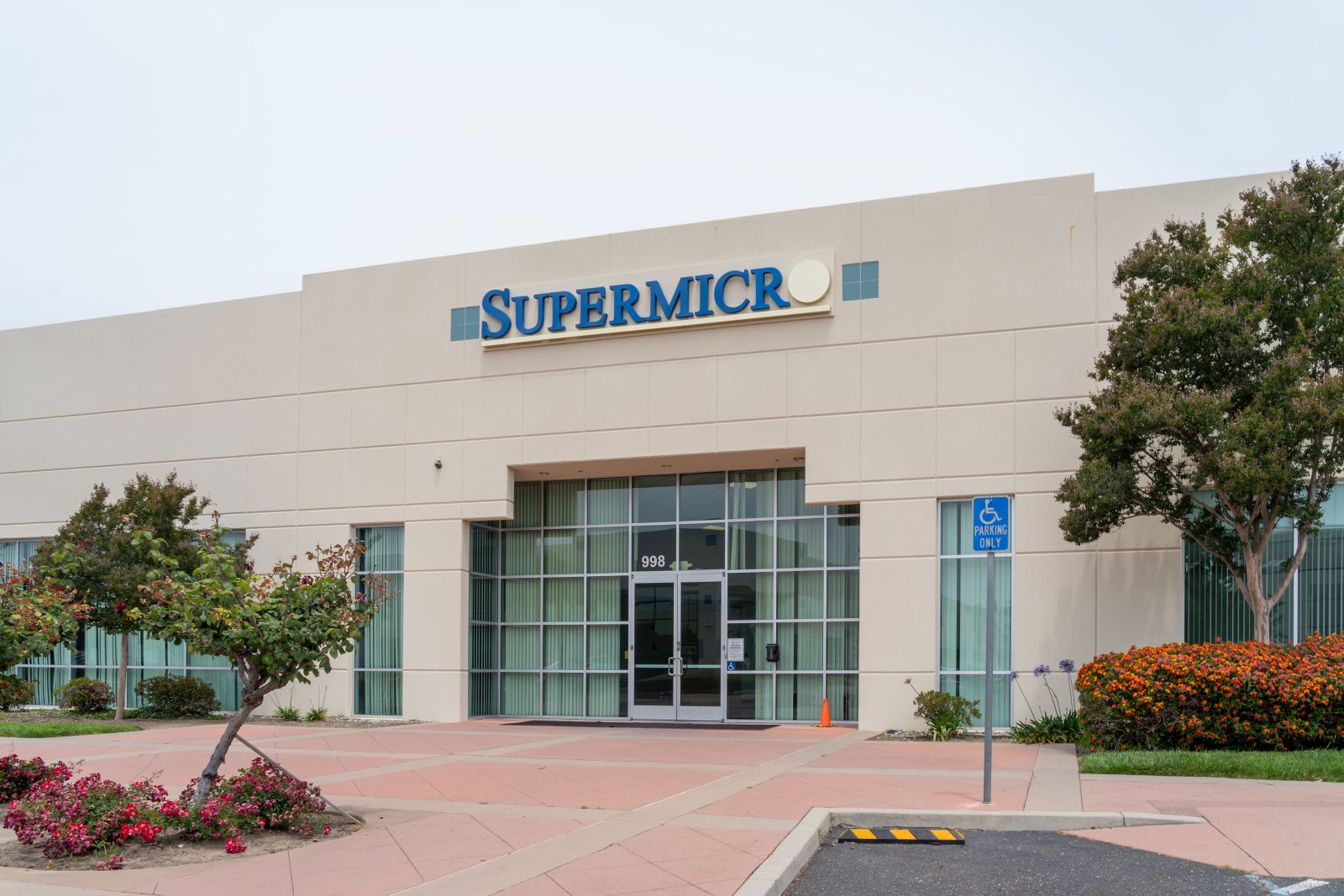 Supermicro headquarters in San Jose, By JHVEPhoto