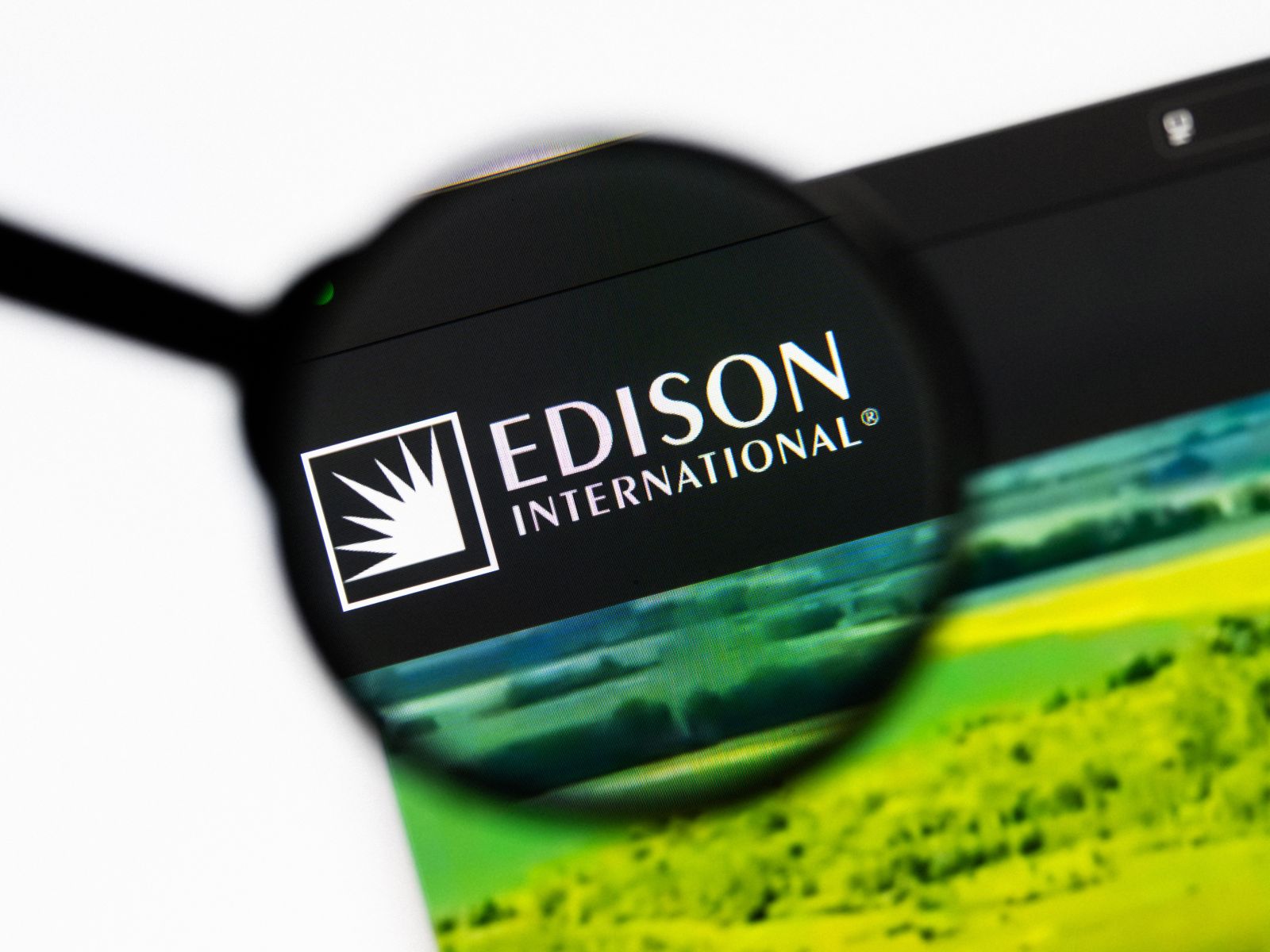 What Are Wall Street Analysts' Target Price for Edison International Stock?