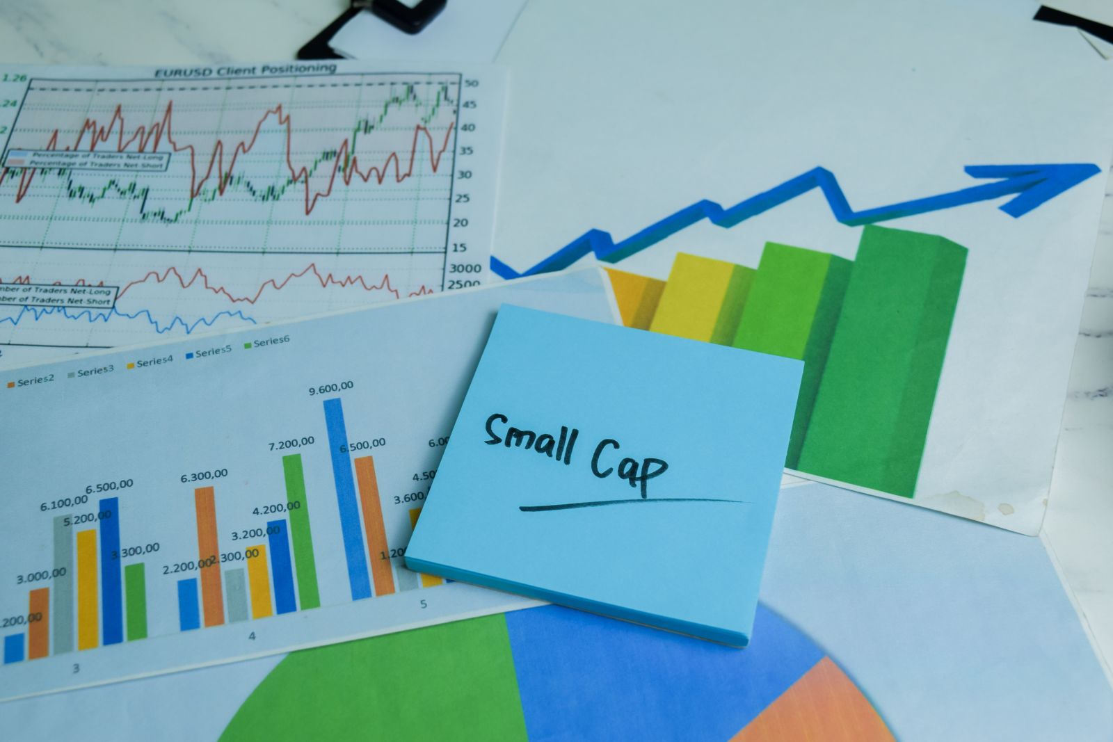 Small caps by bangoland via Shutterstock