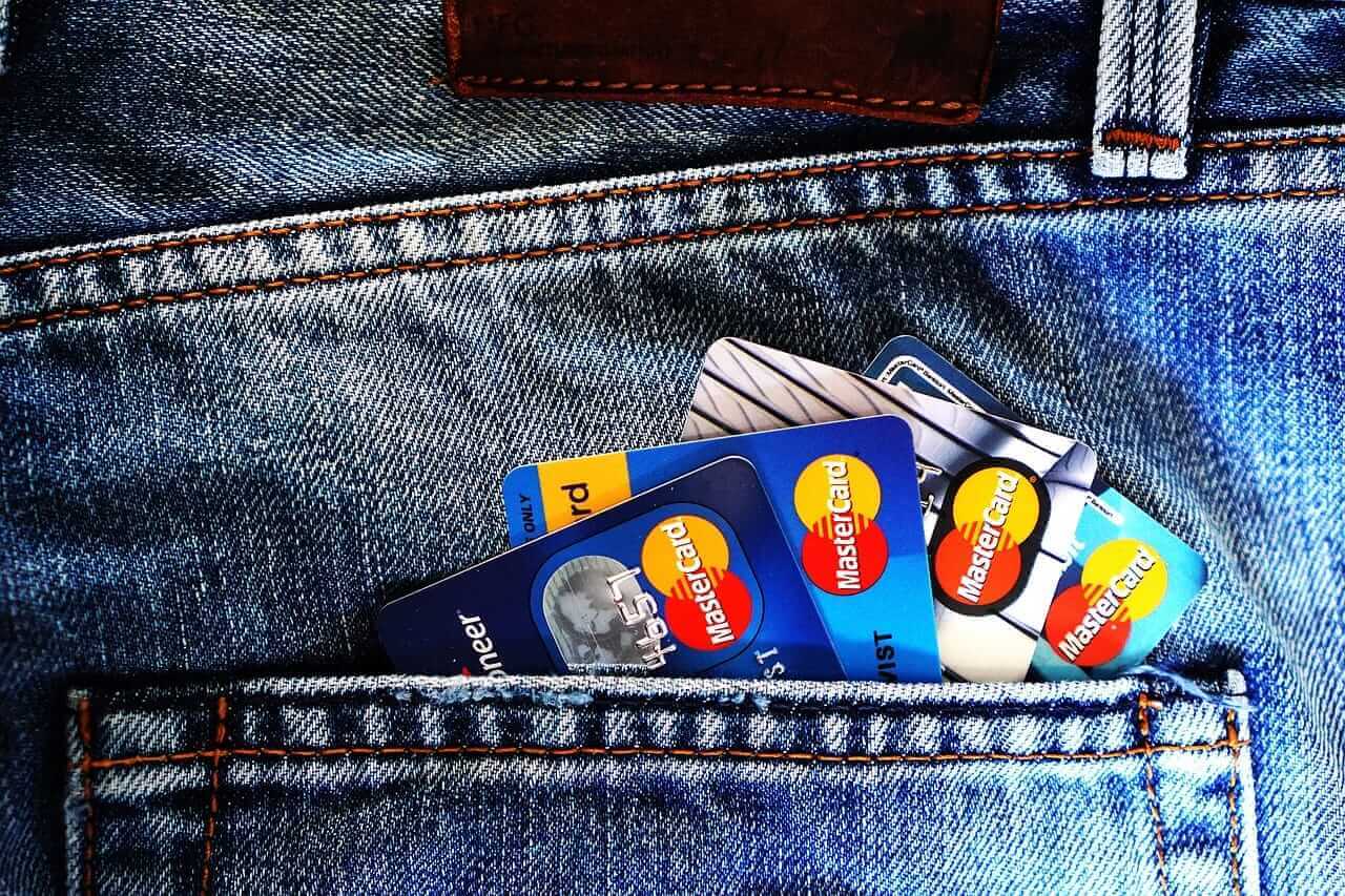 Credit cards in jeans pocket by TheDigitalWay via Pixabay