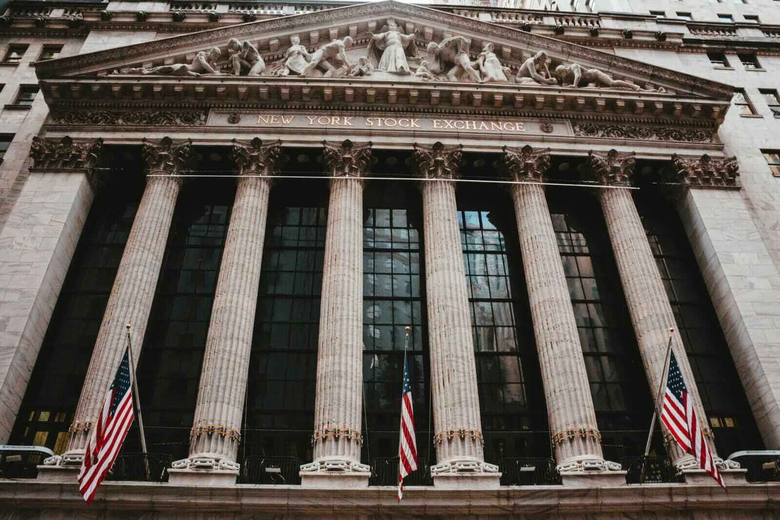 Stocks Settle Lower as Bond Yields Rise Stocks Settle Lower as Bond Yields Rise