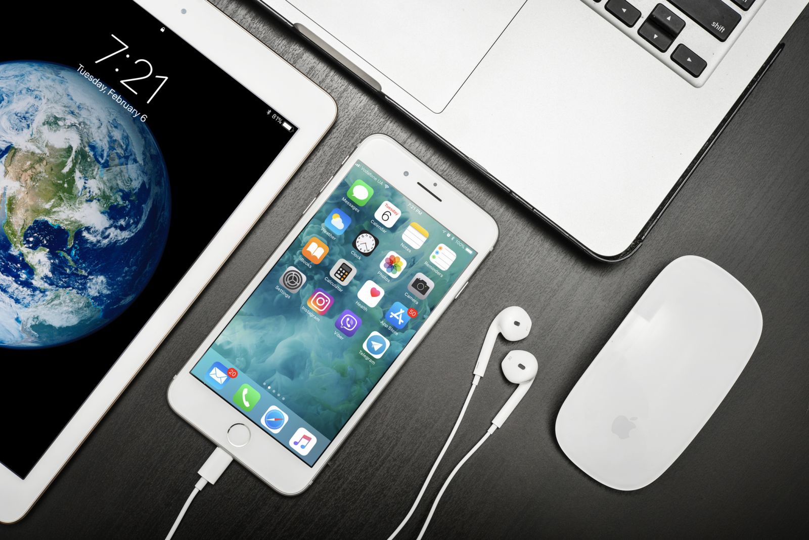 Tech (Ecommerce, Social Media, etc.) - Apple products arranged on desk by tashka2000 via iStock