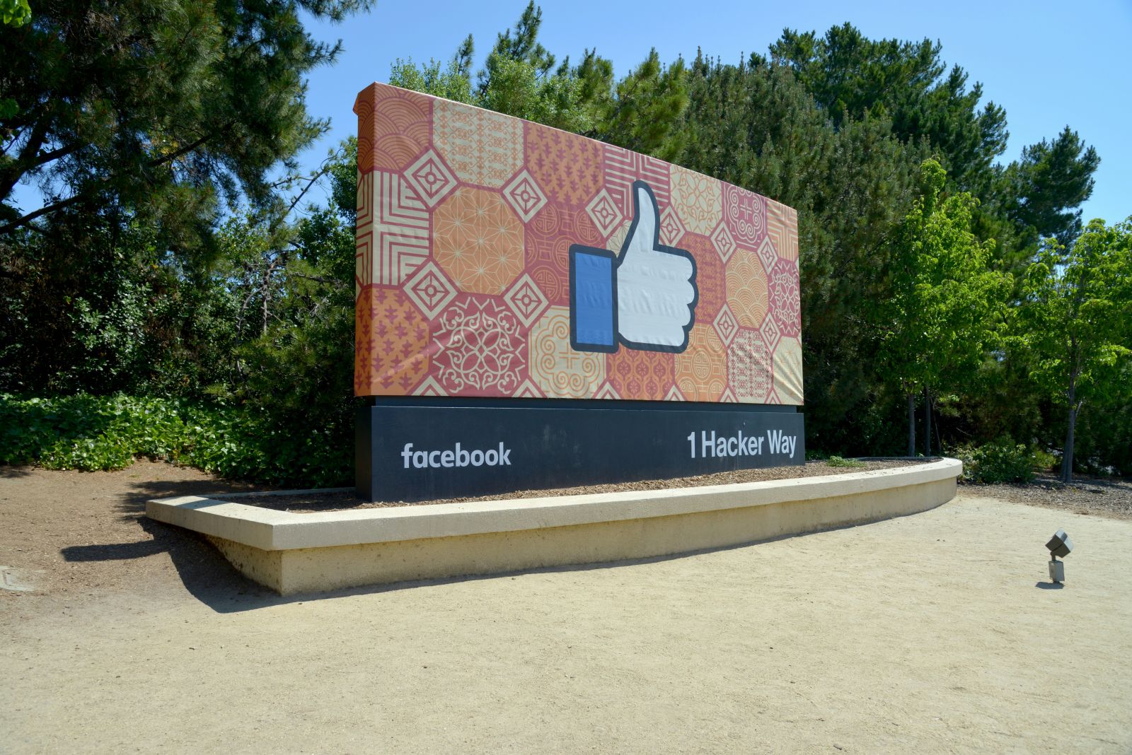 Facebook headquarters sign by Greg Bulla via Unsplash