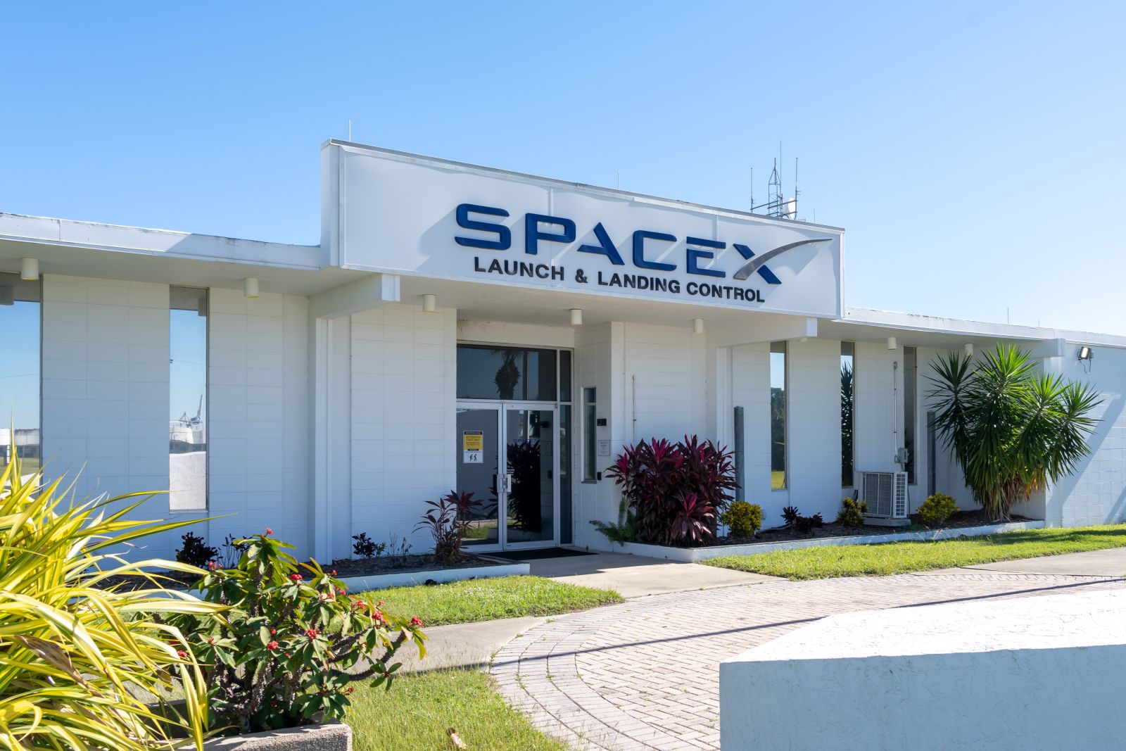 SpaceX Stock May Suddenly Seem Boring, But Don’t Miss This Chance to Make a Low-Risk, High-Reward Option Trade