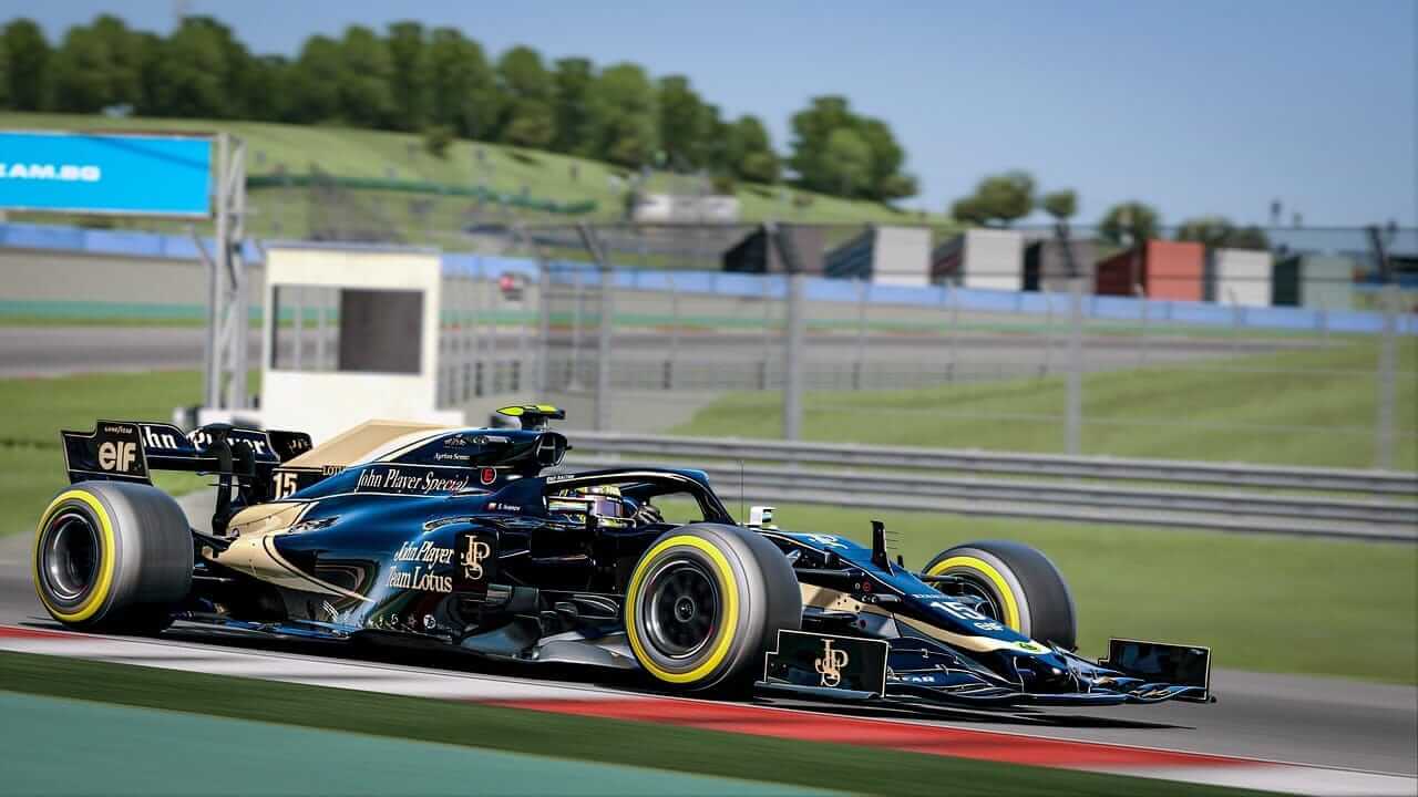 F1 race car by samuil0501 via Unsplash