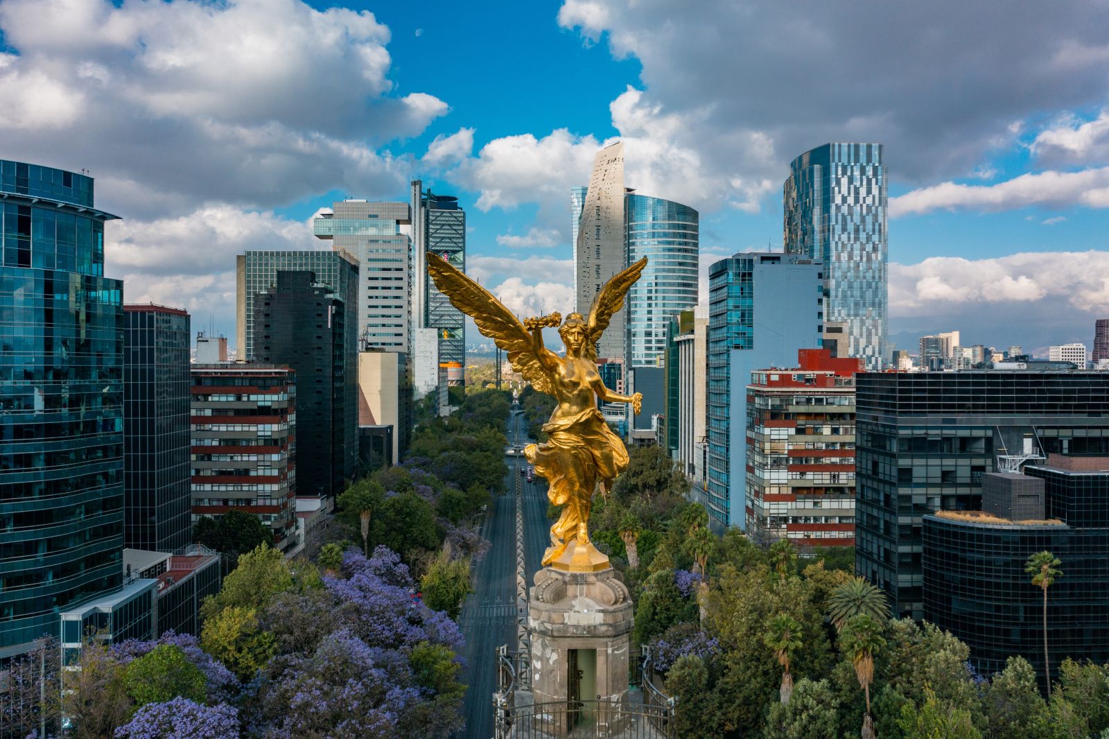 U.S. Investors Should Be Jealous of the Historic Rate-Cut Cycle Happening in Mexico. Here’s 2 Ways to Profit.